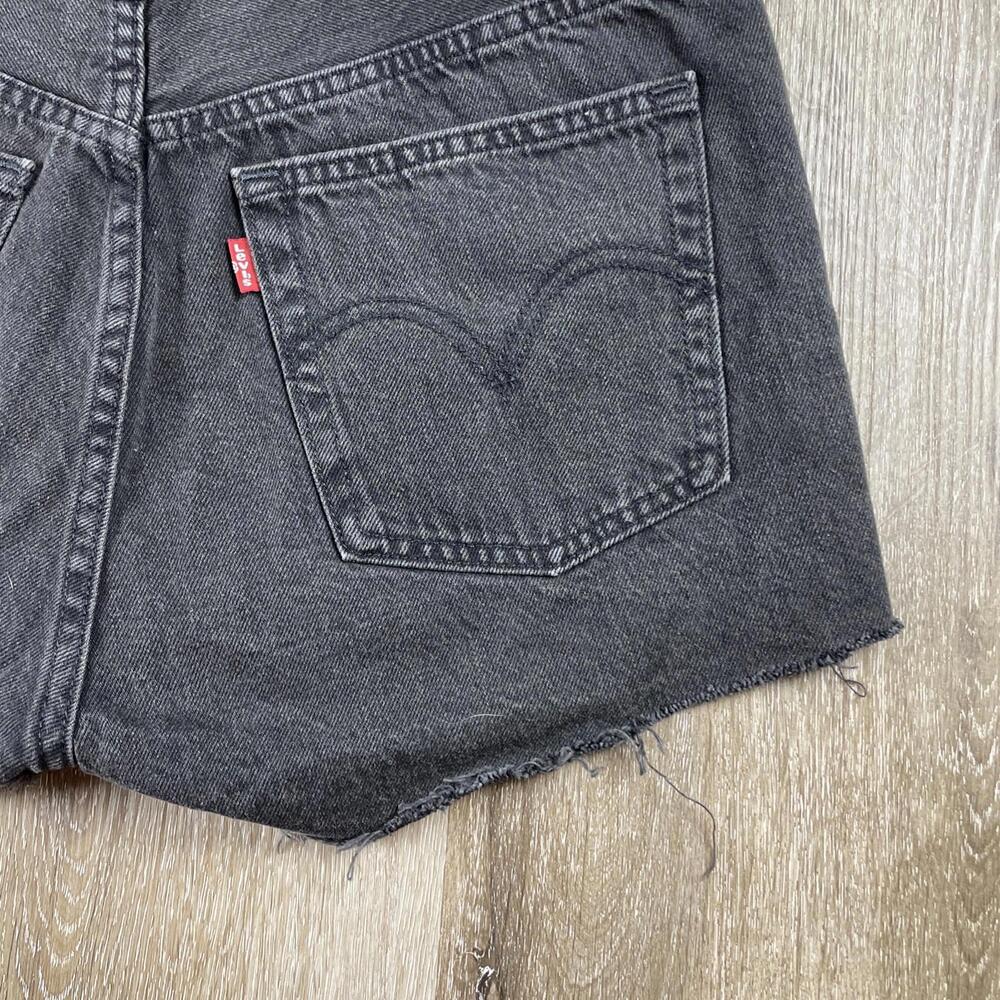 Leviās 501 Cutoff Jean Shorts Black Button Fly Women's W27 ( 30 X 3ā Inseam ) - Picture 9 of 16